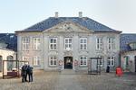 Designmuseum Danmark har siden 1920'erne haft til huse i Bredgade 68, hvor der tidligere havde været hospital i den gamle 1700-tals bygning.  Foto: Christian Hoyer
