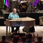 For fem år siden optrådte Brian Wilson med sangene fra 'Pet Sounds' i sit hjemland. Nu rejser han rundt med et bredt udvalg af numre fra karrieren.  Foto: Suzanne Cordeiro/Ritzau Scanpix