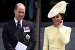 Prins William og hertuginde Catherine er umådeligt populære - næst efter dronning Elizabeth ligger de højest på briternes royale hitliste. Men der er ikke noget, der tyder på, at William bliver konge inden for den nærmeste fremtid. Først skal hans far, Charles, overtage tronen. 
 Foto: Henry Nicholls/Ritzau Scanpix
