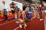 Efter Diamond League-debuten ved Bislett Games torsdag aften i Oslo var det en meget lykkelig Ida Karstoft, der strålede med sin vinderbuket.   Foto: Stian Lysberg Solum/Ritzau Scanpix