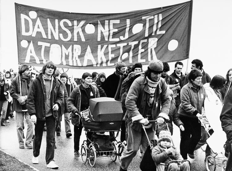 I 80'erne var der udbredt dansk modstand mod planerne om amerikansk atomoprustning i Europa som modsvar til Sovjetunionens opstilling af mellemdistanceraketter rettet mod Vesteuropa.
 Foto: Erik Gleie
