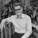 Den australske forfatter John Hughes lader sig åbenbart inspirere temmelig meget fra andre - også tidligere elever - når han skriver sine bestsellerbøger.  Foto: Tim Derricourt