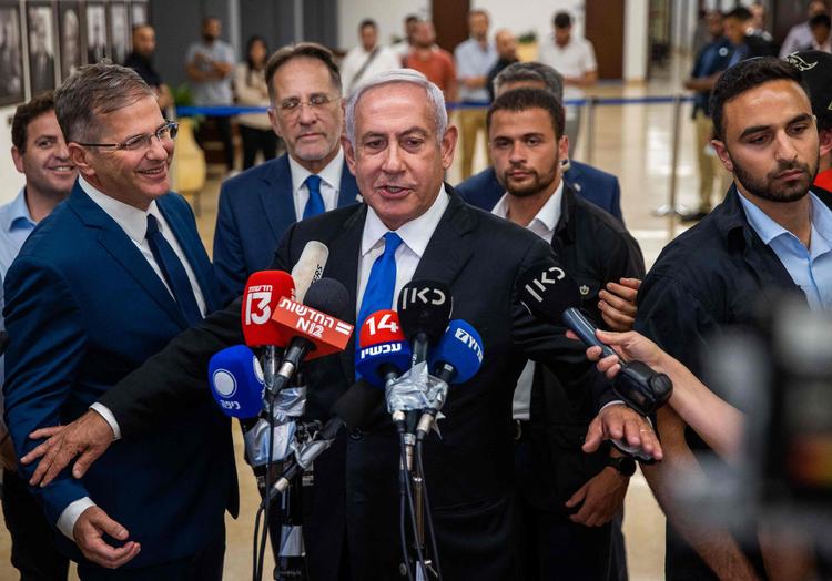 Benjamin eEtanyahu - Israels tidligere regeringsleder, lover at vende tilbage ved nyt valg. Samlingsregeringen har opgivet uden et flertal i K nesset.
 Foto: Oren Ben Hakoon/Ritzau Scanpix