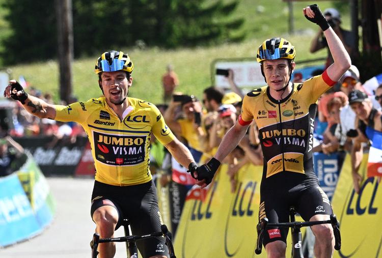 Primoz Roglic og Jonas Vingegaard hånd i hånd i Critérium du Dauphiné - nu kender de navnene på deres hjælpere i Tour de France.
 Foto: Marco Bertorello/Ritzau Scanpix