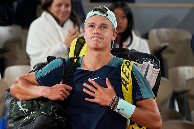 Der var store følelser både under og efter kampen mod norske Casper Ruud ved French Open, men de efterfølgende voldsomme debatter om kampen på sociale medier, var efter tennisprofilens mening spild af tid. Foto: Michel Euler/Ritzau Scanpix