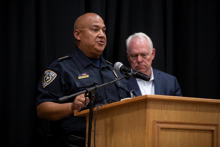 Pete Arredondo fotograferet ved et pressemøde efter skoleskyderiet, som dræbte 19 elever og to lærere på en skole i den lille by Uvalde i Texas. Foto: Mikala Compton/Ritzau Scanpix