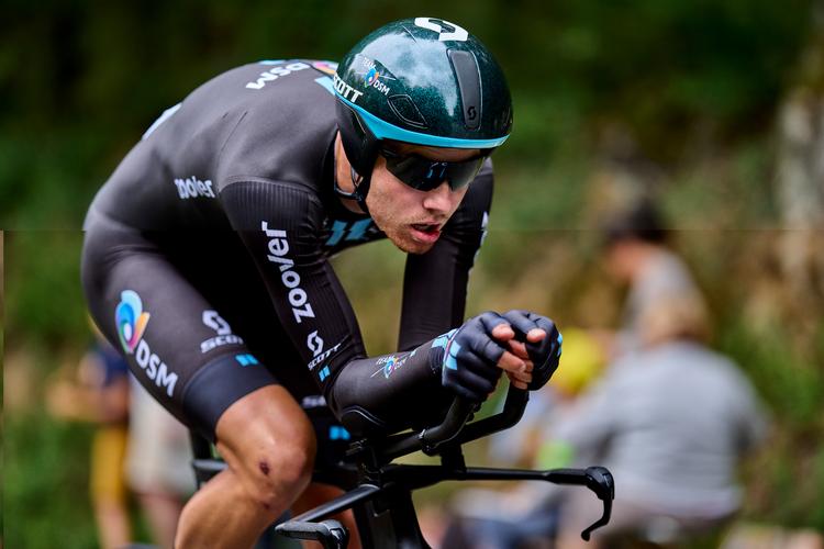Casper Pedersen i saktion under sidste års Tour de France. Nu er han ligesom Team DSM-holdkammeraten Søren Kragh Andersen vraget til den forestående udgave af verdens største cykelløb.. Foto: Claus Bonnerup/Claus Bonnerup
