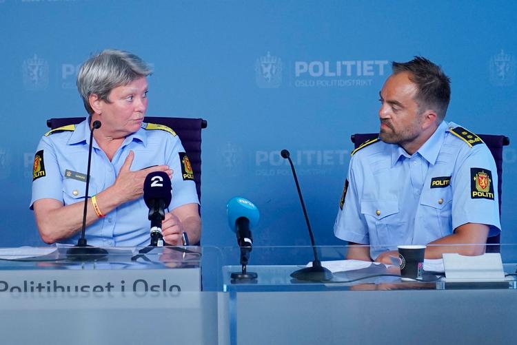 Politichef Beate Gangås og efterforskningschef Børge Enoksen gjorde sent lørdag eftermiddag status over politiets efterforskning af det skudangreb, der natten til lørdag rystede Norge.      Foto: Hakon Mosvold Larsen/Ritzau Scanpix