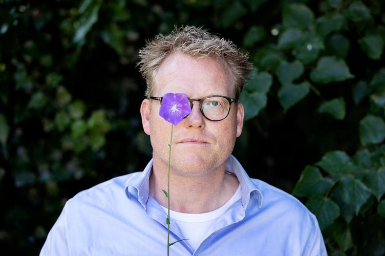 Tv-vært og naturekspert Sebastian Klein fylder 50 år, og det har han svært ved helt at begribe. Foto: Thomas Borberg