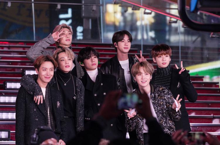 Verdenssamfundet skal til at vænne sig til at se V, RM, Jun-kook, Suga, Jimin, Jin og J-hope hver for sig. Bandet holder pause, men lover comeback. Foto: zz/john Nacion/star Max/ipx/Ritzau Scanpix