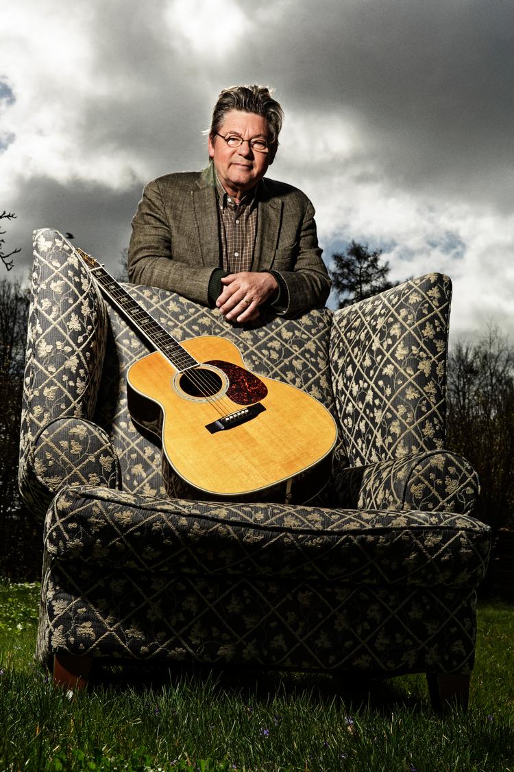 Egentlig er Erik Grip arkitekt. Men han fandt hurtigt ud af, at han hellere ville bruge sine hænder til at spille guitar end til at bygge modeller. Foto: Ulrik Jantzen/Ritzau Scanpix
