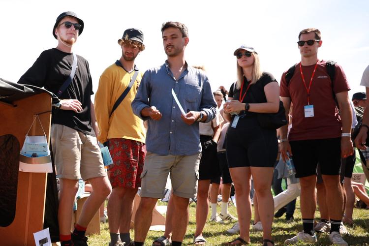 Thibault Vanheeghe, Nicole Di Santo, Danilo Paciotti og Kristoffer Rander har skabt træhuset. Til daglig studerer de på DTU. 