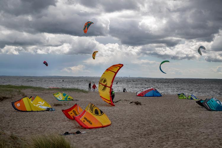 Lynæs Surfcenter ved Hundested er et mindre surfmekka, hvor du nu kan spise græsk mad sommeren igennem. Foto: Jacob Ehrbahn