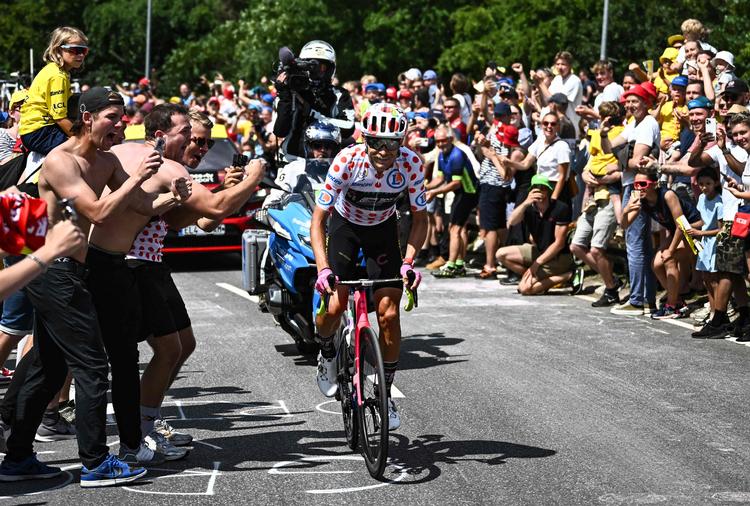 Magnus Cort sørgede for at levere den sportslige oplevelse til sine landsmænd, da han erobrede og forsvarede den prikkede bjergtrøje på de to etaper efter enkeltstarten. Foto: Anne-christine Poujoulat/Ritzau Scanpix