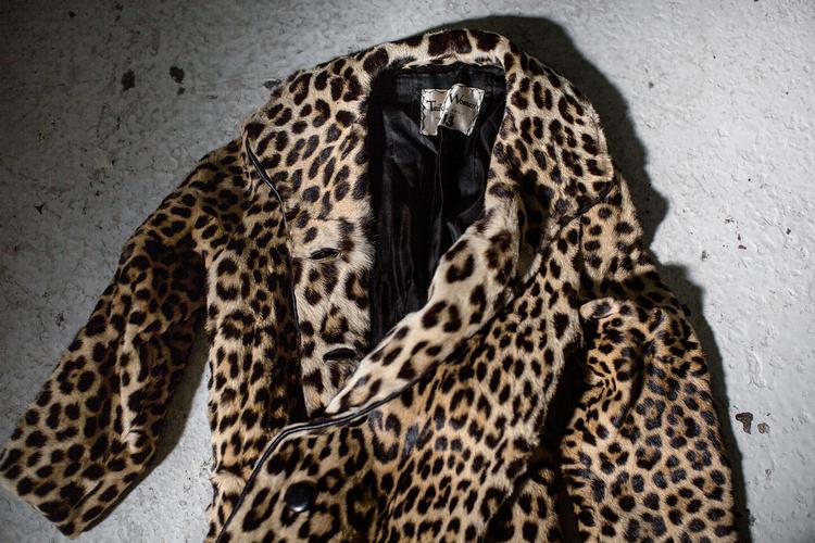 Turister kan uforvarende komme til at hjemføre souvenirs fra vilde dyr og planter, som er forbudt ifølge de internationale Cites-regler. Hvis tolderne eksempelvis opdager en frakke af leopardskind, konfiskerer de den. Foto: Ivan Boll