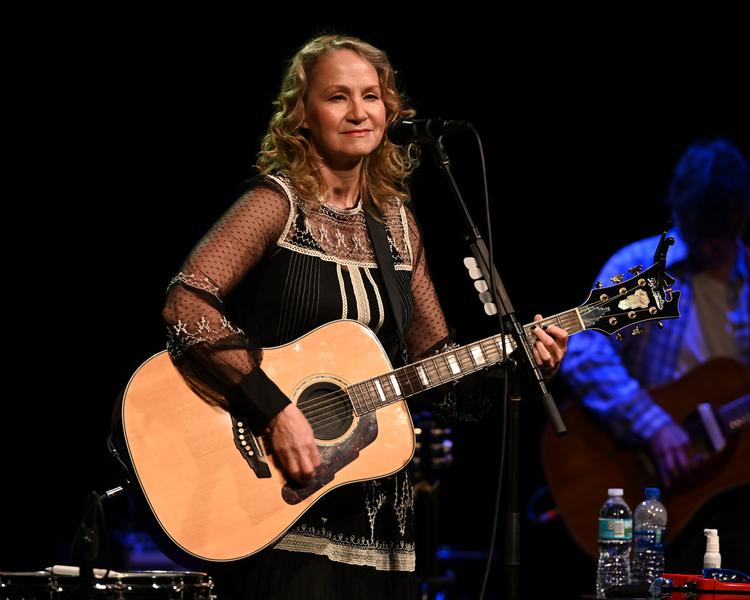 Sanger, sangskriver, producer, pladeselskabsejer og aktivist Joan Osborne har viet en stor del af sin karriere til at hylde amerikansk musiks sorte blues- og soullegender.  Foto: mpi04/mediapunch/Ritzau Scanpix