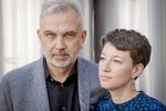 Alhierd Bacharevic og Julia Cimafiejeva forlod Belarus efter de store demonstrationer for halvandet år siden. Hans bøger er stemplet som ekstremistiske og kan koste fængselsstraf, hvis man har et eksemplar.  Foto: Miriam Dalsgaard