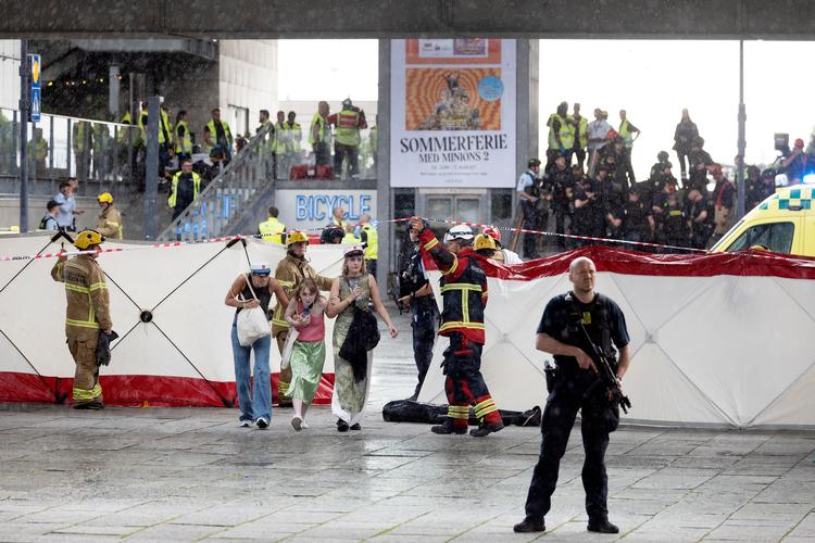 Tre mennesker blev dræbt og syv andre ramt af skud ved skyderiet i Field's i søndags. En 22-årig mand er anholdt og varetægtsfængslet på en retspsykiatrisk afdeling. Foto: Thomas Borberg