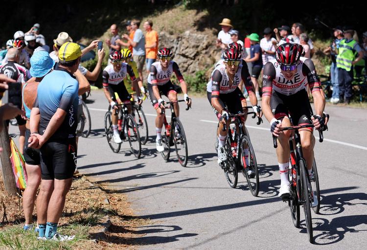 Vegard Stake Laengen  leverede et stort stykke arbejde, da Pogacar fredag vandt 7. etape. Den norske rytter kom fredag med corona i kroppen i mål som næstsidste mand med et tidstab på over 22 minutter. Foto: Thomas Samson/Ritzau Scanpix