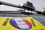     Taxabranchen reagerede i 2015 - 2016 med voldsomme demonstrationer mod Über, som heller ikke var populær i regeringen. Men Emmanuel Macron så Über som en del af Frankrig som 'start up nation', som han gik til valg på. I daag er han i dyb politisk krise. Foto: Kenzo Tribouillard/Ritzau Scanpix