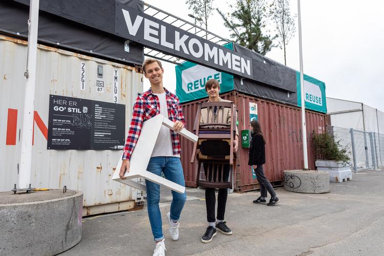 Med en placering midt i byen og åbningstid hver dag året rundt undtagen fem dage omkring jul/nytår er Reuse brugtcentral let tilgængelig for folk uden bil.  Foto: Kredsløb