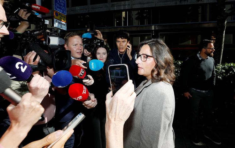 SAS' forhandlingschef Marianne Hernæs andkommer til Näringslivets hus i Stockholm, hvor hun skal forsøge at forhandle en ny overenskomst med de skandinaviske pilotfagforeninger på plads. Foto: 11950 Ali Lorestani/Ritzau Scanpix
