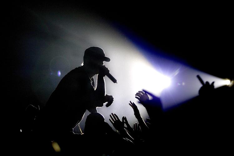 Limp Bizkits frontmand Fred Durst er blevet frarådet at tage på turné i Europa af sin læge, skriver bandet i en pressemeddelelse. Hvad han fejler, fremgår ikke. Det betyder, at Limp Bizkit ikke optræder på Smukfest i år alligevel.  Foto: Jacob Ehrbahn