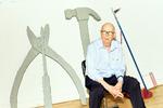     Næsten enhver genstand kunne forvandles til en moderne skulptur når Claes Oldenburg fik den mellem hænderne.  Foto: Kate Owen/New York Times/Ritzau Scanpix/Ritzau Scanpix