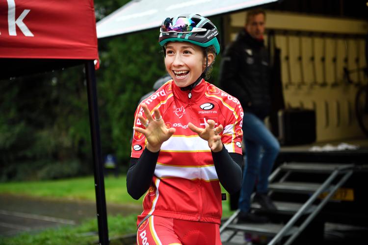 Først var det Jonas Vingegaard. Nu gælder det etapevinder Cecilie Uttrup i de høje franske bjerge i kvindernes Tour de France. Foto: Tariq Mikkel Khan