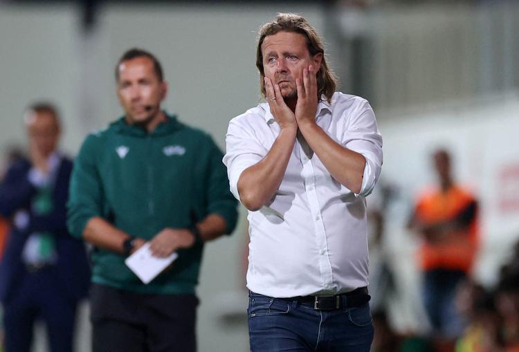 Energi, entusiasme og et godt forhold til både klubbens stab og pressen fik Bo Henriksen ros for i afskedssalutten. Det sportslige udtryk blev bare aldrig som håbet.   Foto: -/Ritzau Scanpix