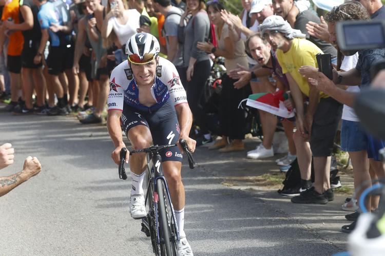 Remco Evenepoel har indledt sit soloridt på vej mod sejren i Clasica San Sebastian.  Foto: Foto: Clasica San Sebastian