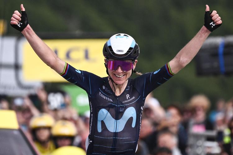 Annemiek van Vleuten kan nyde sejren i fulde drag efter at have kørt den nærmeste konkurrent mere end 3 minutter bagud på den første store bjergetape i Tour de France.
 Foto: Jeff Pachoud/Ritzau Scanpix
