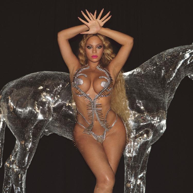Da Beyoncés nye album udkom 29. juli kritiserede flere brugen af ordet ’Spaz’, fordi det opfattes som nedsættende over for personer med funktionsnedsættelser.  