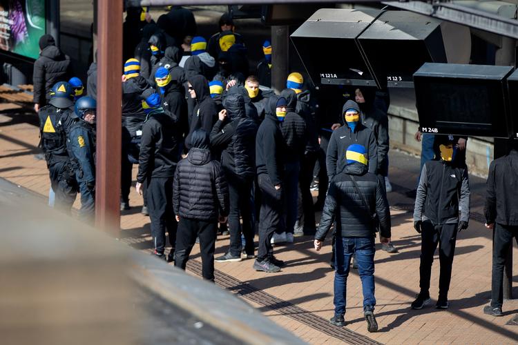  For første gang indfører politiet en zone med skærpede straffe i forbindelse med en fodboldkamp. Det sker, når Brøndby IF møder FC Basel på Brøndby Stadion torsdag aften. (arkivfoto) Foto: Finn Frandsen