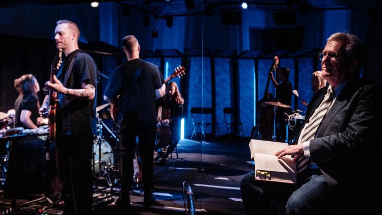 Noget forsvinder, mens noget nyt kommer til. Det er ren Thomsen-logik, når digtene går i spænd med musik og rum.  Foto: Raphael Frisenvænge Solholm