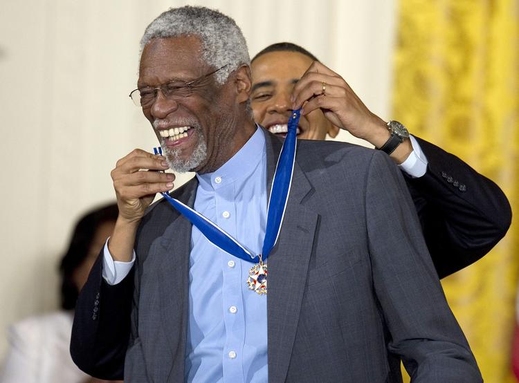 Bill Russell modtog i 2011 æren og medaljen 'Medal of Freedom af tidligere præsident, Barack Obama. Det skete ved en ceremoni i Det Hvide Hus.  Foto: Jim Watson/Ritzau Scanpix
