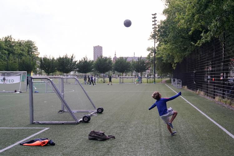 De 790 børn og unge på venteliste til Nørrebro United må kigge langt efter flere kunstgræsbaner. Arkivfoto Andreas Merrald