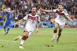  Mario Götze blev matchvinder, da Tyskland vandt verdensmesterskabet i 2014. Thomas Müller (th.) var også med. Foto: Kyodo/Ritzau Scanpix