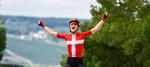 Jublen var ikke til at tage fejl af, da Cecilie Uttrup Ludwig krydsede stregen i Épernay som vinder af 3. etape i Tour de France. Foto. A.S.O./Fabien Boukla. 