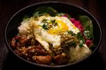 Sådan kan et koreansk måltid se ud. Hvad der er på menuen, når koreanske Yuna Kim inviterer til langbordsmiddag under Copenhagen Cooking, ved vi ikke endnu. Men kokken, der tidligere har arbejdet på bl.a. Relæ og Manfreds, lover retter, som hun husker fra sin egen barndom.  Foto: Emma Sejersen
