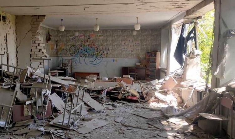 Dnipropetrovsk-regionen har været udsat for gentagne bombardementer. Her ses en ødelagt uddannelsesinstitution i regionen. Foto: Str/Ritzau Scanpix