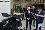    Pasok-lederen og oppositionspolitikeren Nikos Androulakis redegør for aflytningen af ham. Den har foreløbig tvunget centrale politiske personligheder til at træde tilbage. Foto: Str/Ritzau Scanpix