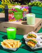 Galt eller genialt? Burgerkæden Shake Shack har sammen med duftlysproducenten Apotheke skabt et lys, der dufter af burgere, der bliver grillet i en park.  