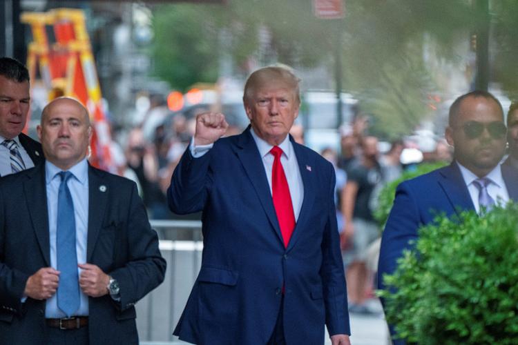 Donald Trump fotograferet tidligere i dag, da han forlod Trump Tower i New York. Foto: David Dee Delgado/Ritzau Scanpix