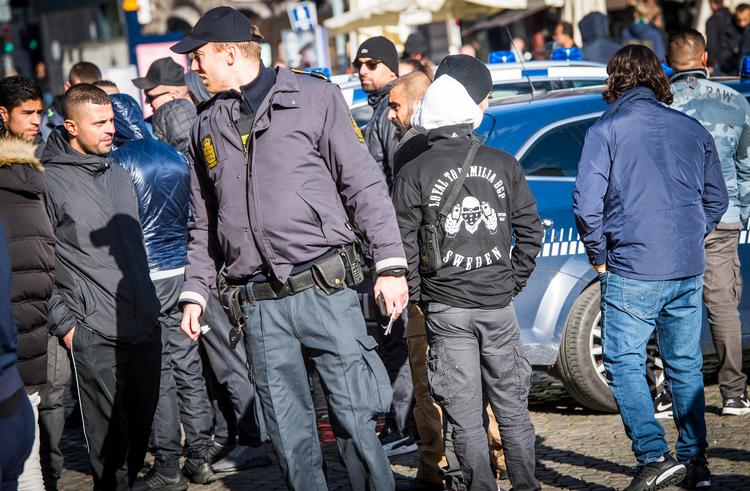 Trods stadig strengere straffe er volden og drabene i bandemiljøerne kun steget. Er det ikke ved at være tid til en ny kurs, der satser mere på forebyggelse? Det andet virker jo tydeligvis ikke.  Foto: Jonas Olufson