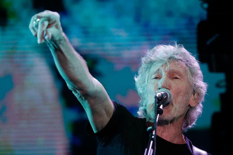 Roger Waters har i en alder af 78 år stadig højt løftet næve. Nu agiterer han for Rusland og Kina. 