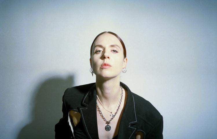 Mø genoplivet 90'er-hittet 'Spaceman' med babylon Zoo på sin nye single af samme navn. Foto: PR
