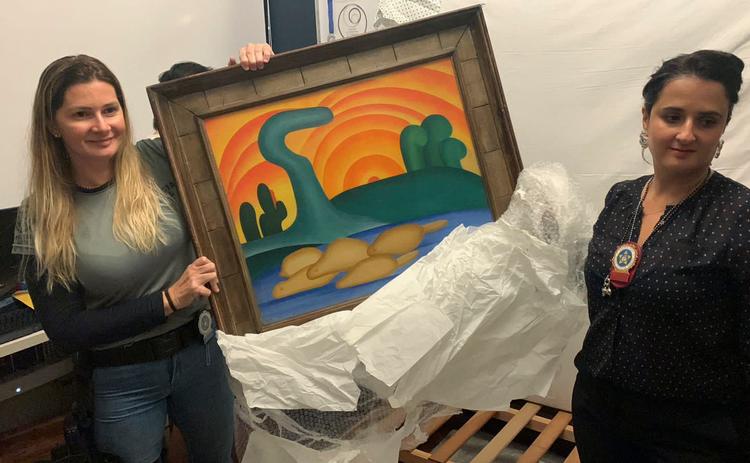 Efterforskerne fandt blandt andet maleriet 'Sol Poente' af Tarsila do Amaral i forbindelse med ransagningen.  Foto: -/Ritzau Scanpix
