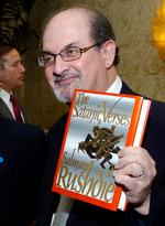 Salman Rushdie fotograferet i 1988, hvor han udgav 'De sataniske vers'. Foto: Chris Pizzello/Ritzau Scanpix