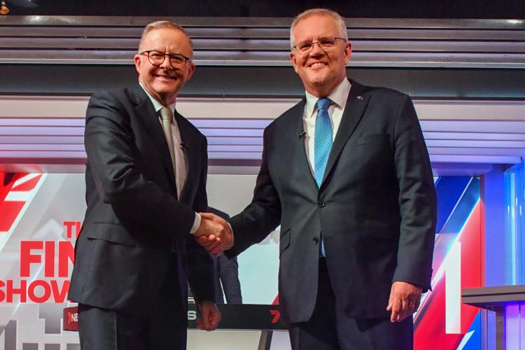 Australiens premierminister Anthony Albanese (tv.) fra Labour har ikke meget godt at sige om sin konservative forgænger Scott Morrisons »forglemmelse«. Foto: Mick Tsikas/Ritzau Scanpix